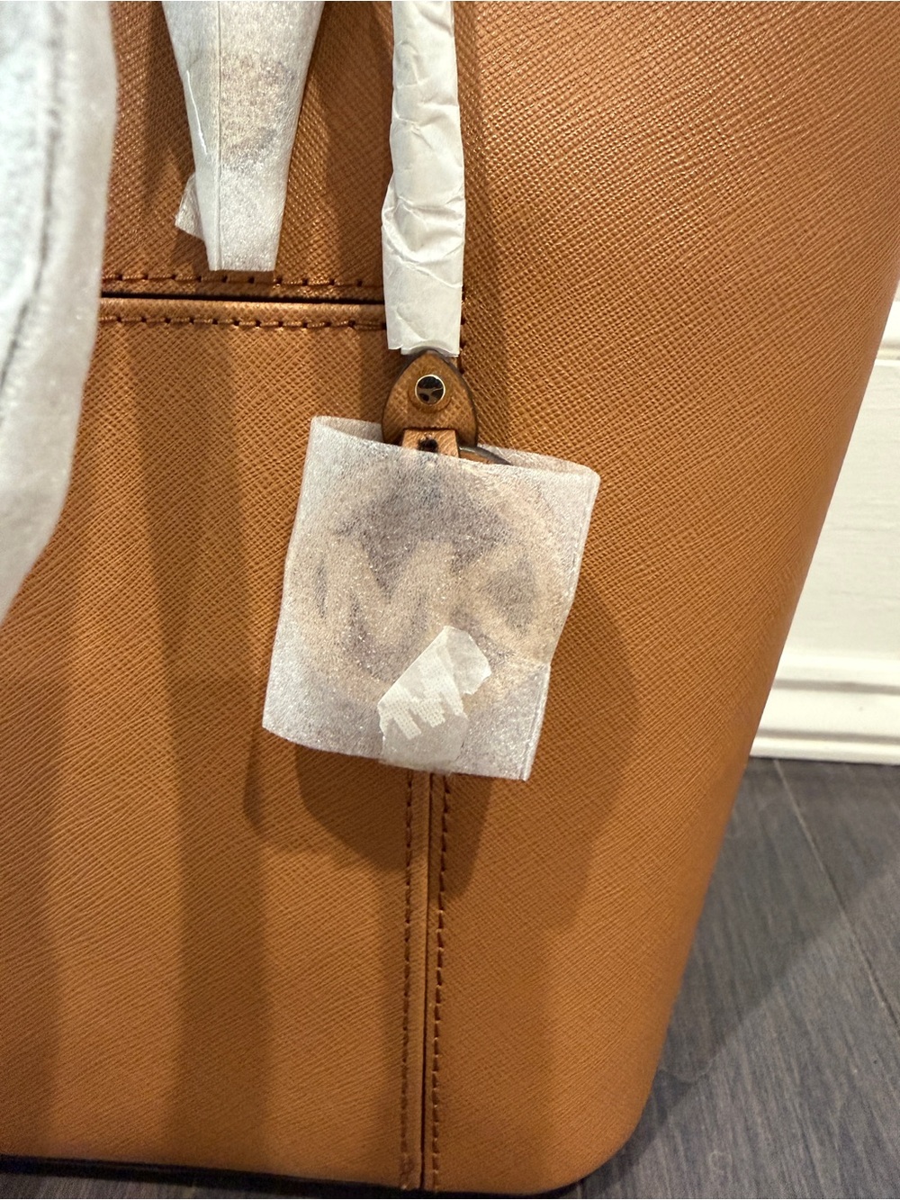 NWT Michael Kors Tan Saffiano Tote with Front Pocket Purse Bag - Picture 3 of 8